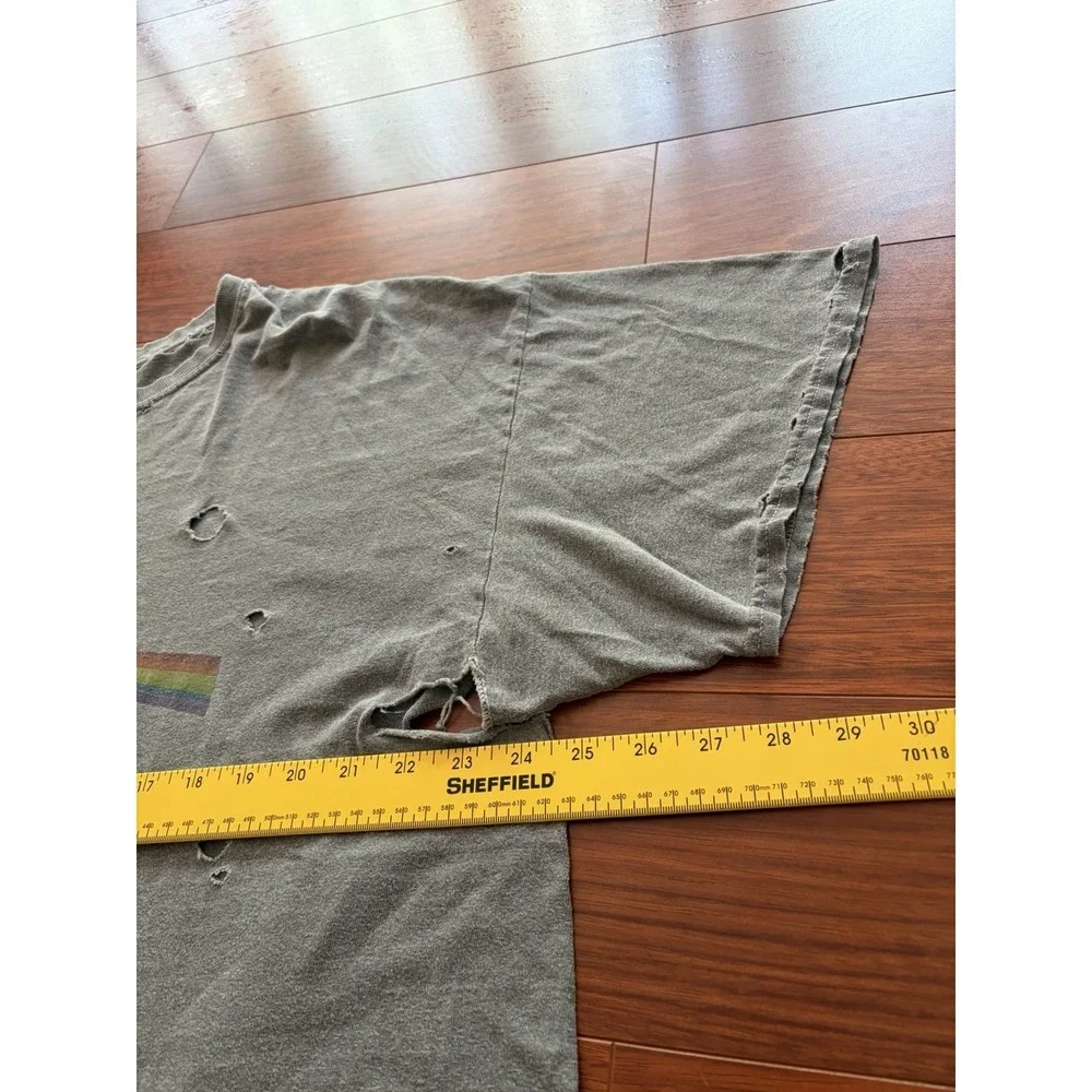 Vintage Pink Floyd Thrashed Gray Prism Rainbow Graphic Short Sleeve T-Shirt